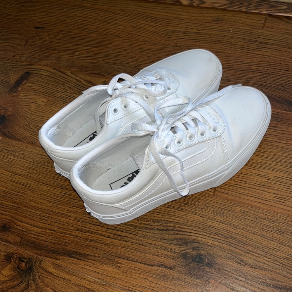 worn 1 time, didn't fit. Size 7 Womens.